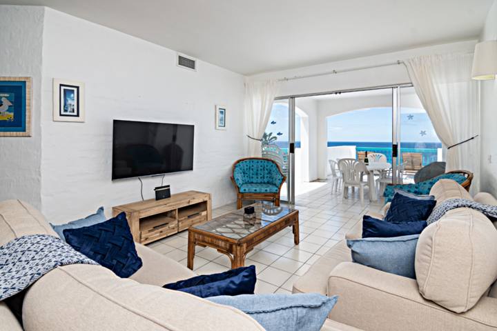 Santorini Perissa 66 Lounge